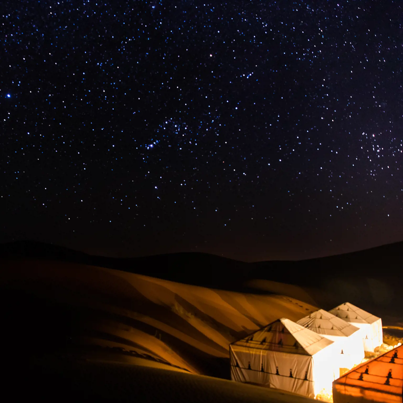 Verbringe eine Nacht unter dem Sternenhimmel der Wüste